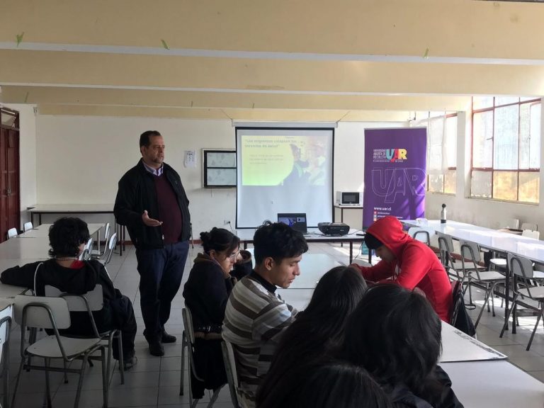 Académico de Trabajo Social lidera proyecto de investigación sobre migración e identidad en adolescentes