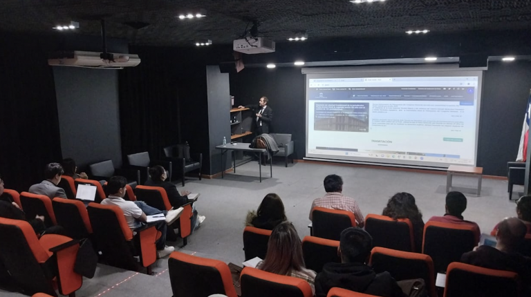 Facultad de Derecho fortalece a egresados con Taller de Redacción de Escritos y Práctica Forense
