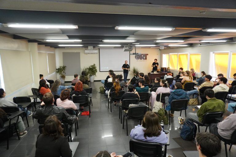 Académicos de la Escuela de Animación Digital participan en festival internacional en Uruguay