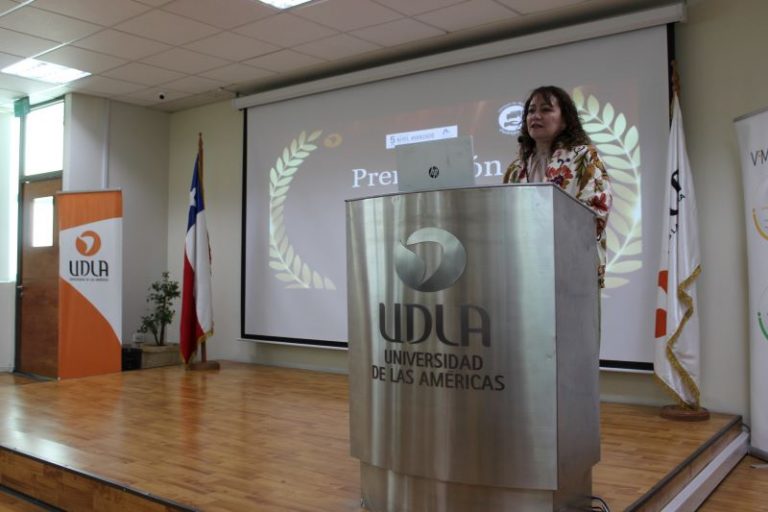 Sede Viña del Mar reconoce a más de 60 académicos que destacaron por su labor docente