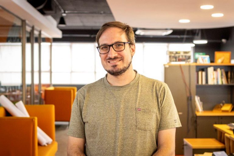 Académico de la Escuela de Animación Digital participa en conferencia sobre video juegos