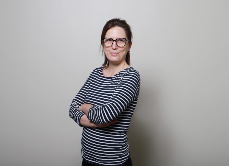 Investigación de académica del Programa de Intervención Comunitaria revela desafíos y potencialidades de la ciudadanía en Barrio Matta Norte