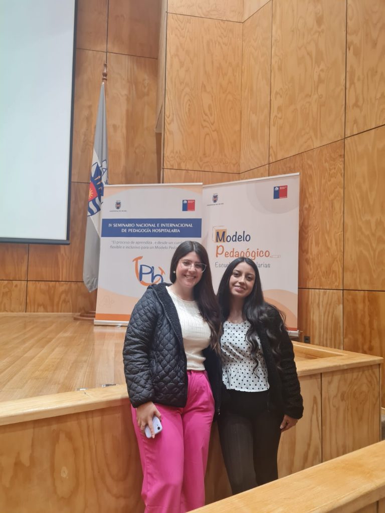 Estudiantes de Pedagogía en Educación Diferencial exponen en seminario nacional e internacional sobre pedagogía hospitalaria