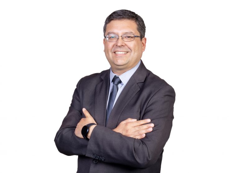 Lorenzo Reyes-Bozo asume como Decano de la Facultad de Ingeniería y Negocios de UDLA: «Queremos formar profesionales que sean actores de cambio relevantes para la sociedad y el país'»