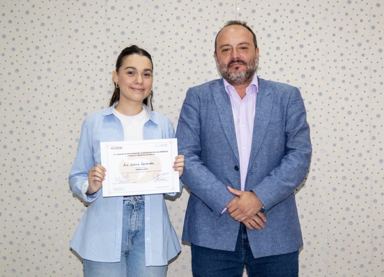 Crónica sobre el negocio de las plataformas digitales gana primer lugar del concurso “2.500 Caracteres”