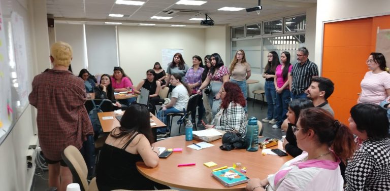 Estudiantes y profesionales refuerzan habilidades en metodologías participativas en jornada formativa de UDLA