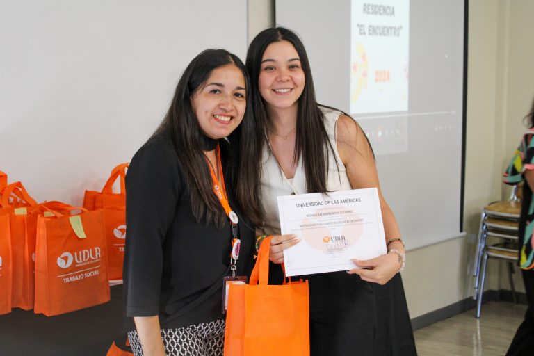 UDLA certifica a adolescentes y educadoras de la Residencia El Encuentro en cierre de talleres 2024