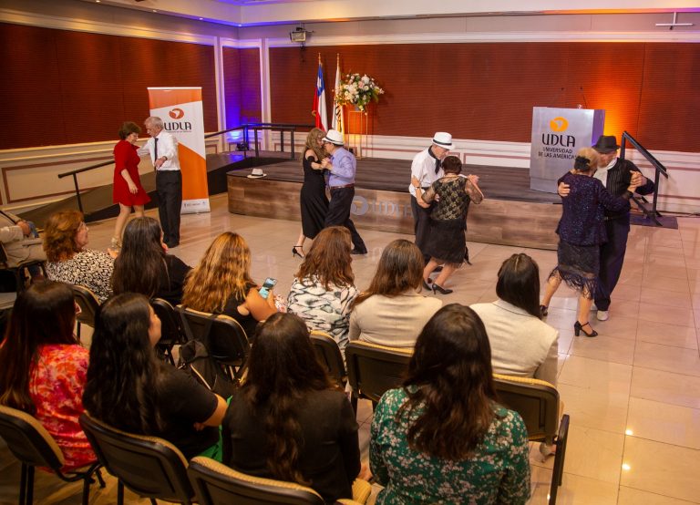 UDLA certifica a participantes de la Escuela Integral de Personas Mayores en San Miguel