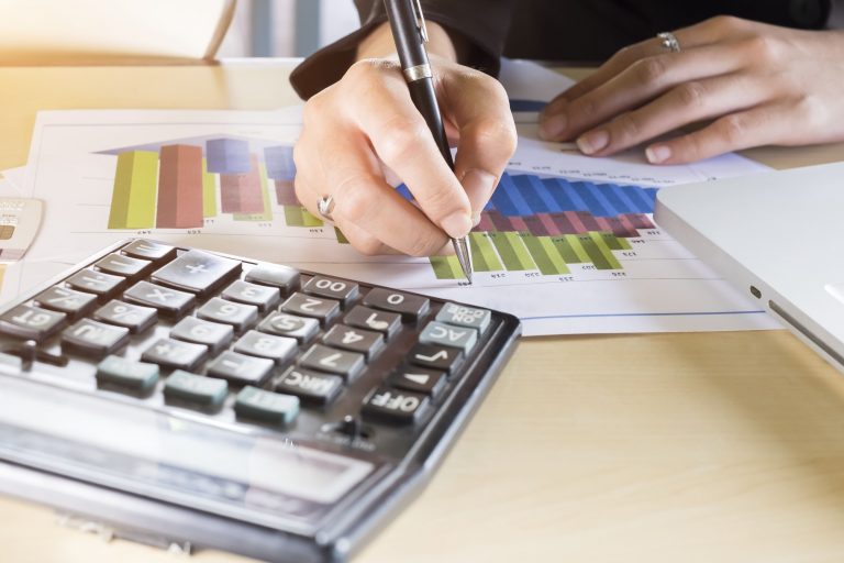 Escuela de Auditoría de UDLA reúne a expertos para profundizar en los impactos de la nueva Ley de Cumplimiento Tributario