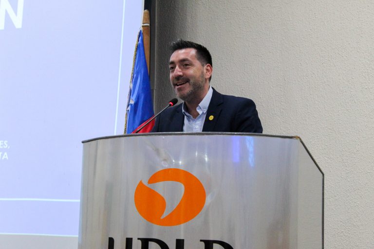 UDLA y SLEP de Santa Corina promueven la equidad de género en el ámbito educativo con jornada en Campus Maipú