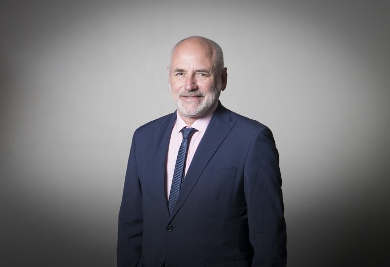 Director del Departamento de Salud y Desarrollo Comunitario UDLA expone en seminario organizado por  Red Internacional de Investigaciones en Gerontología