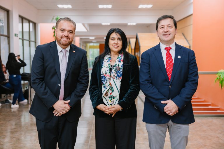 Gobernador del Biobío inaugura actividades académicas de UDLA Sede Concepción con charla magistral sobre desarrollo regional