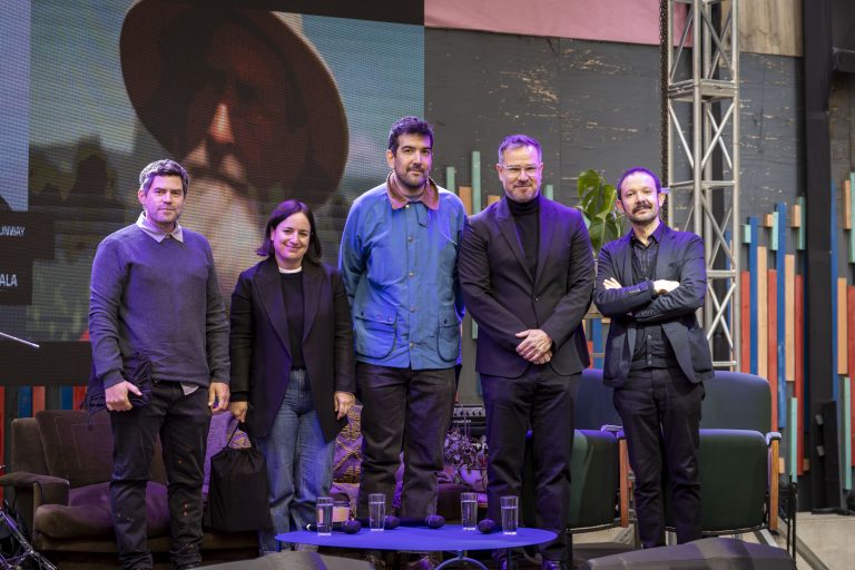 UDLA convoca a referentes de la industria creativa para dialogar sobre los desafíos de la IA