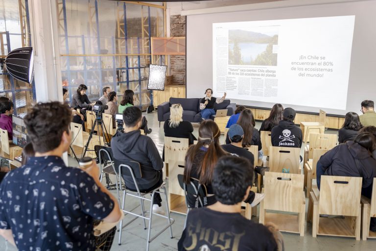 Investigadora del Núcleo Lenguaje y Creación es la segunda invitada al ciclo Nuevas Materias