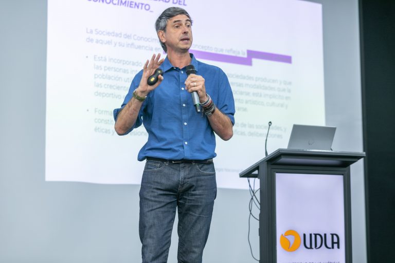 Ciencia y políticas públicas: exministro Andrés Couve inaugura Actividades Académicas 2025 en Sede Viña del Mar