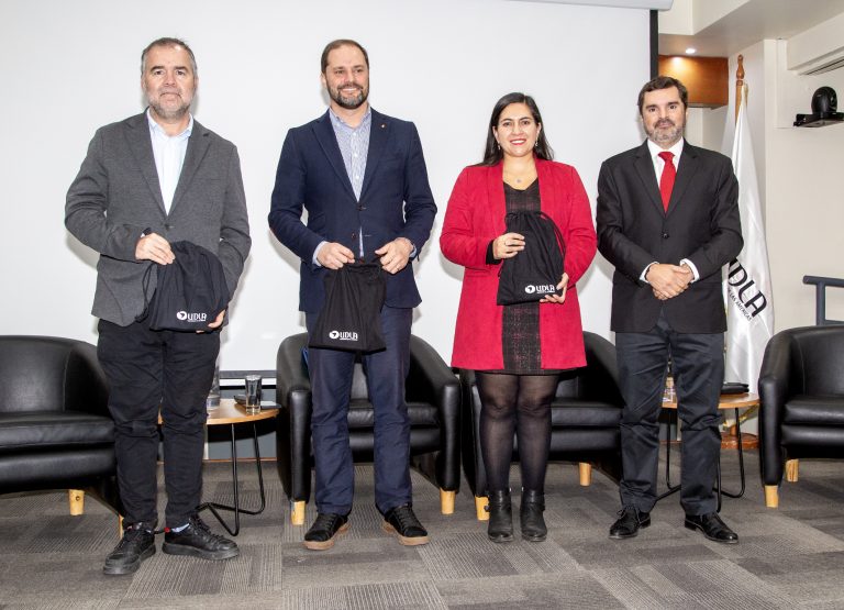 Alcaldes de la RM analizan en UDLA la importancia de la participación ciudadana