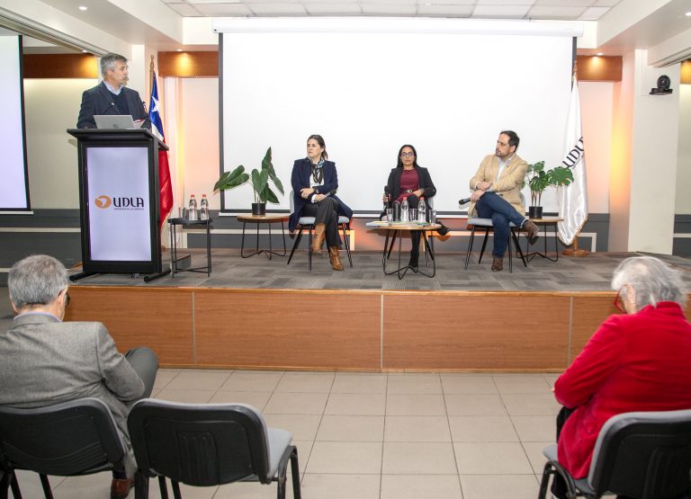 Académicos UDLA comparten soluciones educativas en Foro de Innovación Metodológica