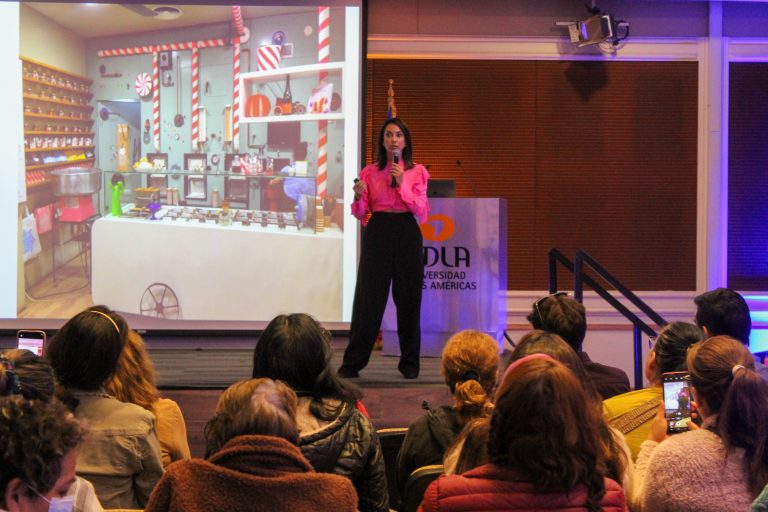 Conferencia “Ventas Inteligentes” entrega herramientas clave a emprendedoras de San Joaquín en Campus Santiago Centro