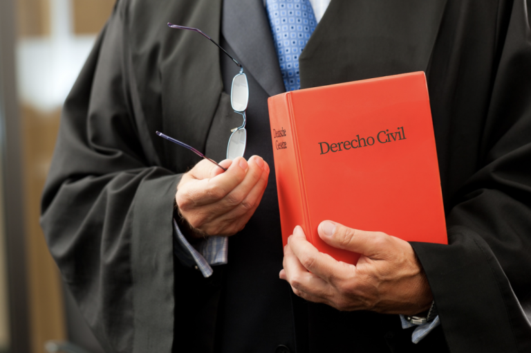 Talleres de Derecho Procesal convocan a 200 egresados y estudiantes en preparación para el Examen de Grado