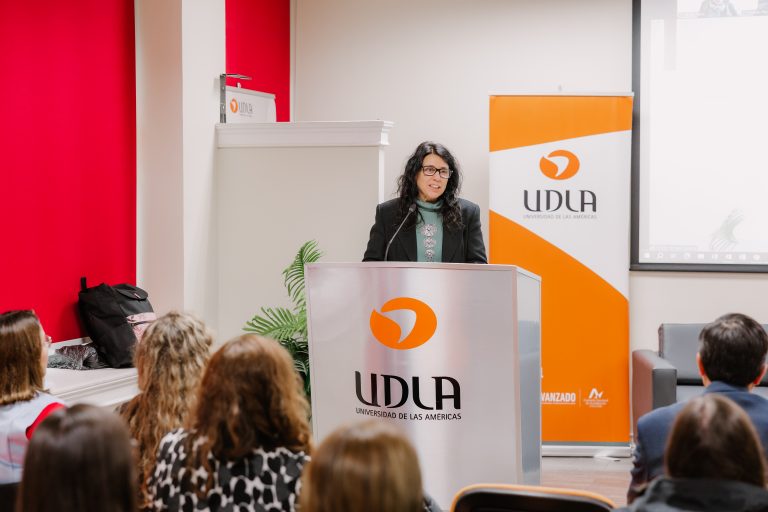 UDLA da inicio a la escuela de formación para mujeres emprendedoras en cinco comunas del país