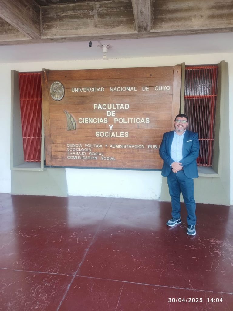 Escuela de Administración Pública UDLA fortalece vínculos académicos en visita a la Universidad Nacional de Cuyo