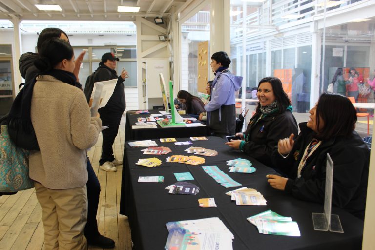 DAE y Senda desarrollan feria preventiva con foco en el bienestar estudiantil