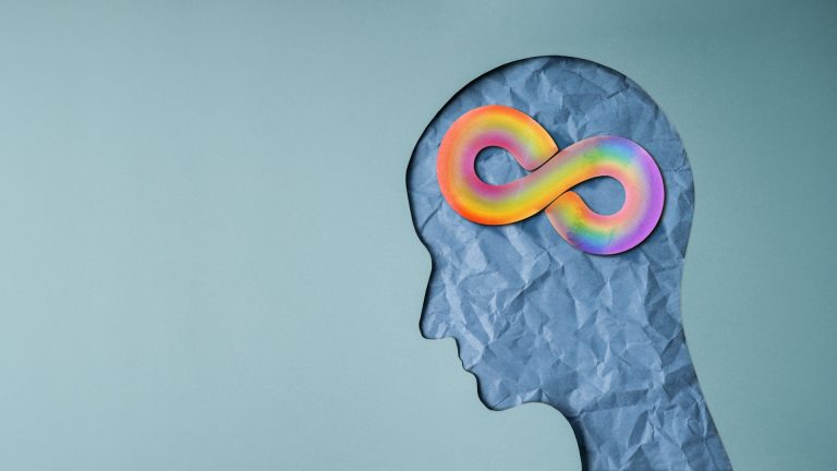 UDLA inicia su Plan de Capacitación en Bienestar y Salud Mental con jornada sobre inclusión de estudiantes del espectro autista