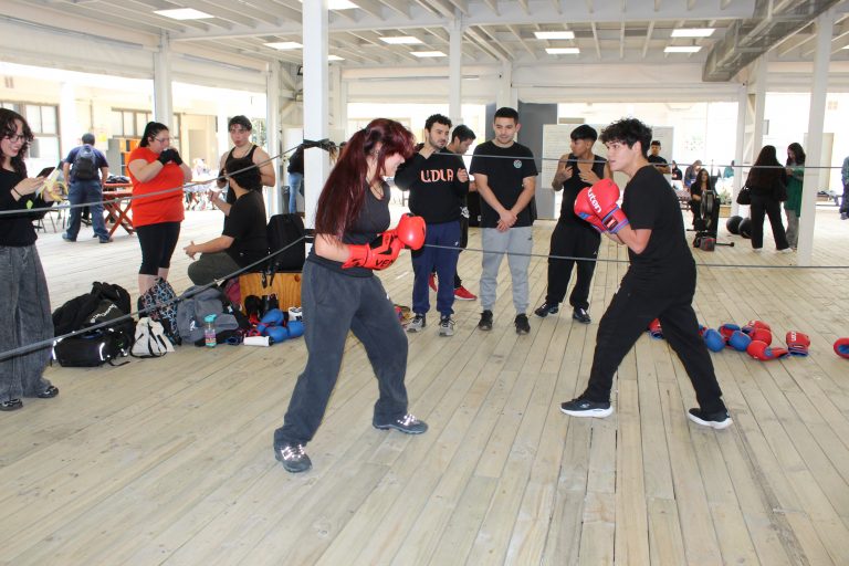 Comunidad estudiantil participa activamente en programa deportivo impulsado por la DAE de Sede Viña del Mar