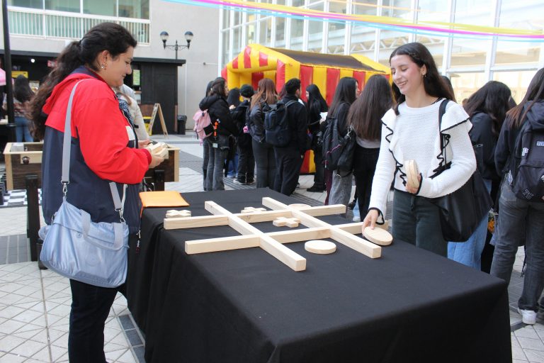 Comunidad estudiantil de Campus Los Castaños celebra el Día del Alumno y el Día de la Madre
