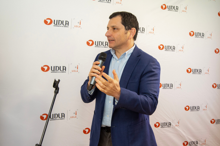 Primera Jornada de Investigación UDLA 2025 reúne a sus 23 unidades asociativas activas