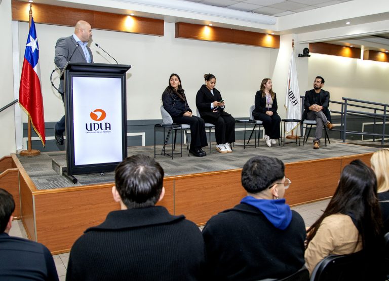 Escuela de Licenciatura en Ciencias de la Actividad Física realiza conversatorio sobre actividad física para personas mayores