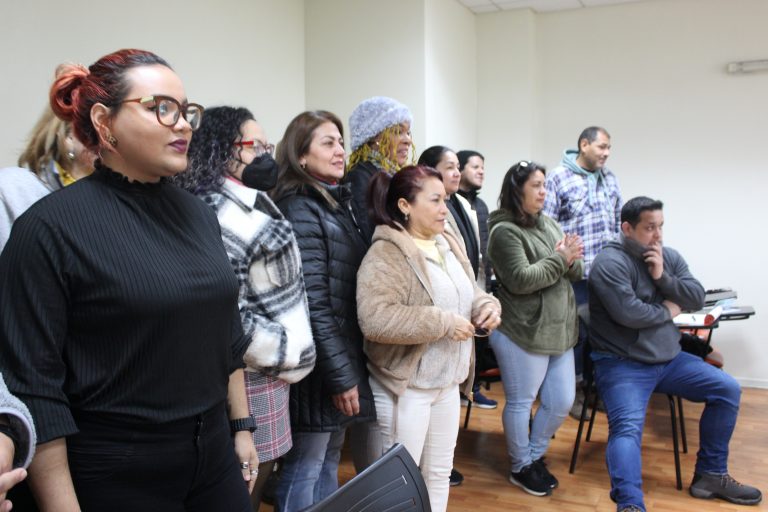 Comunidad migrante se capacita en segundo curso de gestores interculturales en el Campus Los Castaños de UDLA