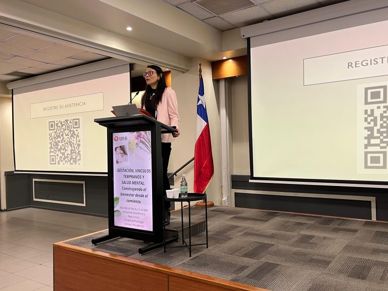 Escuelas de Obstetricia y Psicología de UDLA realizan jornada sobre vínculos tempranos y salud mental perinatal