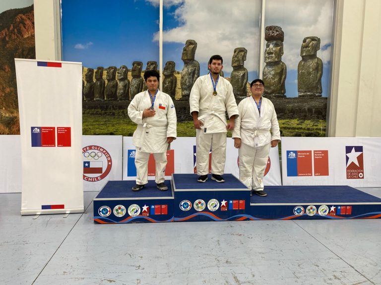 Selección de Judo UDLA logra medalla de oro y plata en zonal LDES 2025