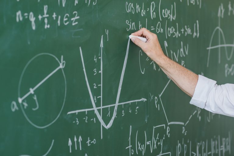 Coloquio del IMFE aborda la didáctica matemática en contextos universitarios