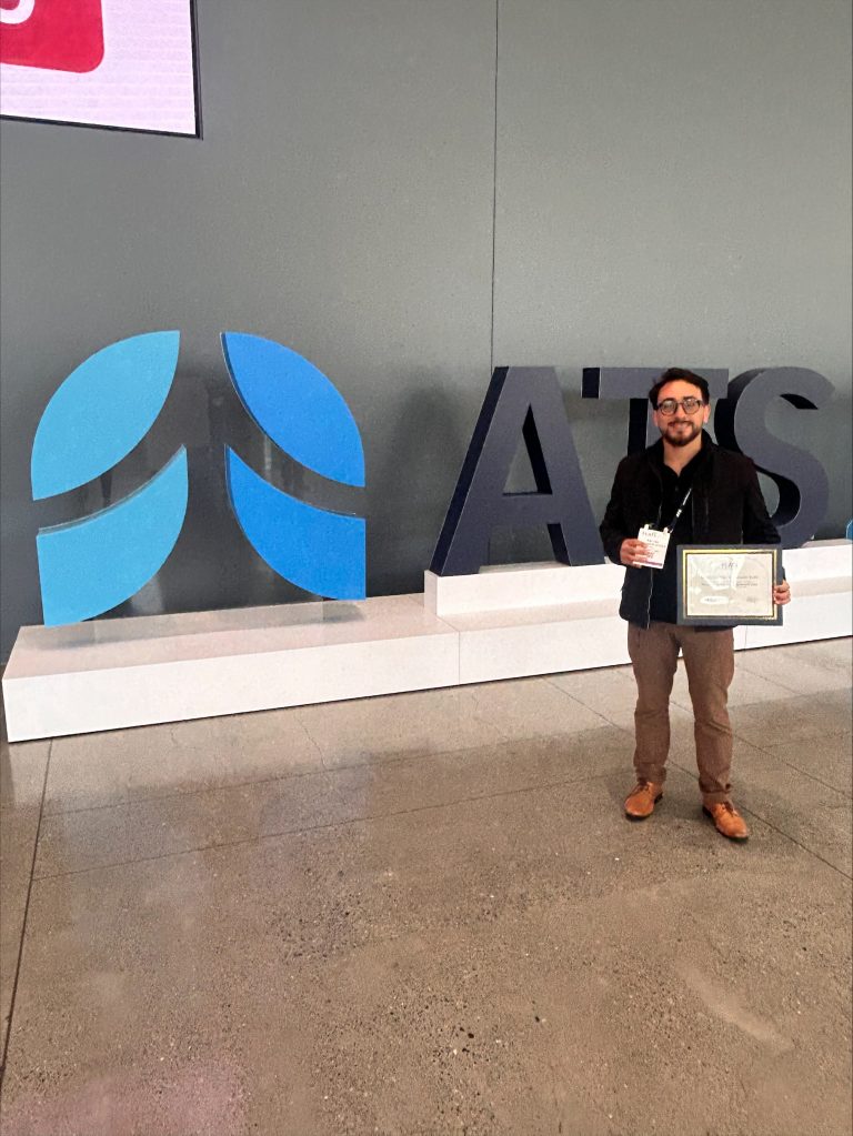 Académico de UDLA recibe reconocimiento internacional en Congreso Mundial sobre Enfermedades Respiratorias