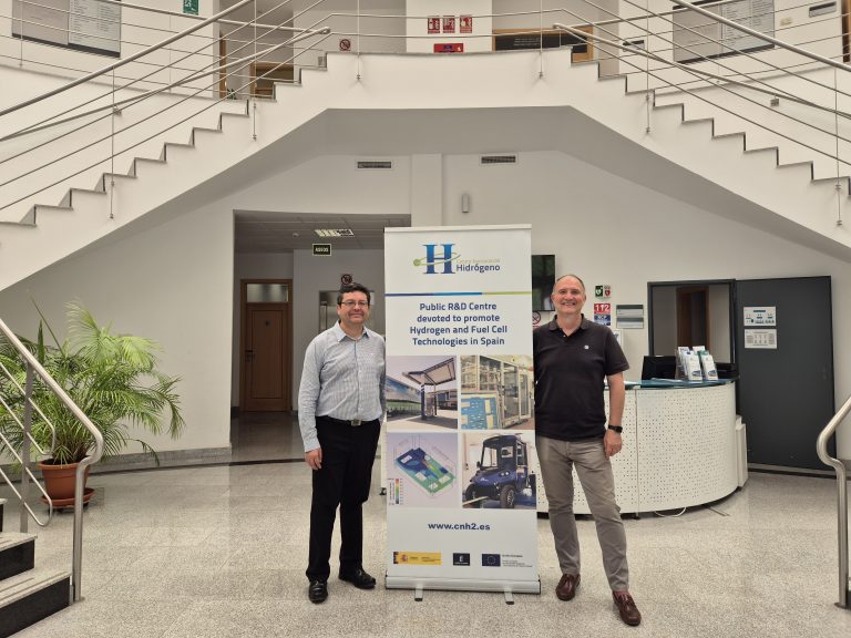 Decano de la Facultad de Ingeniería y Negocios de UDLA visita el Centro Nacional del Hidrógeno en España para fortalecer vínculos de colaboración científica