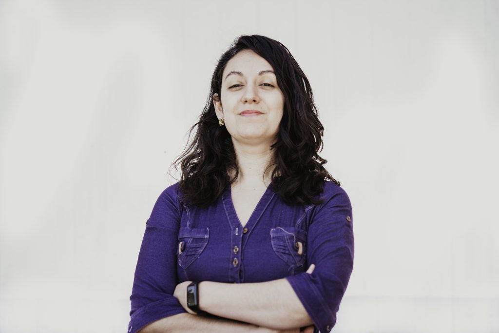 Evelyn Hugo Rojas presenta proyecto sobre discusiones metalingüísticas en la formación docente en congreso internacional de literacidades