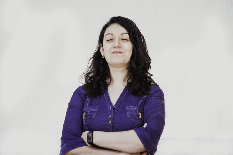 Evelyn Hugo Rojas presenta proyecto sobre discusiones metalingüísticas en la formación docente en congreso internacional de literacidades