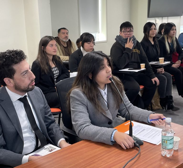 Estudiantes de Derecho UDLA participan en simulación de juicio oral