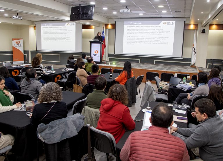 Académicos e investigadores UDLA presentan avances y proyecciones en nueva jornada de investigación FAVA