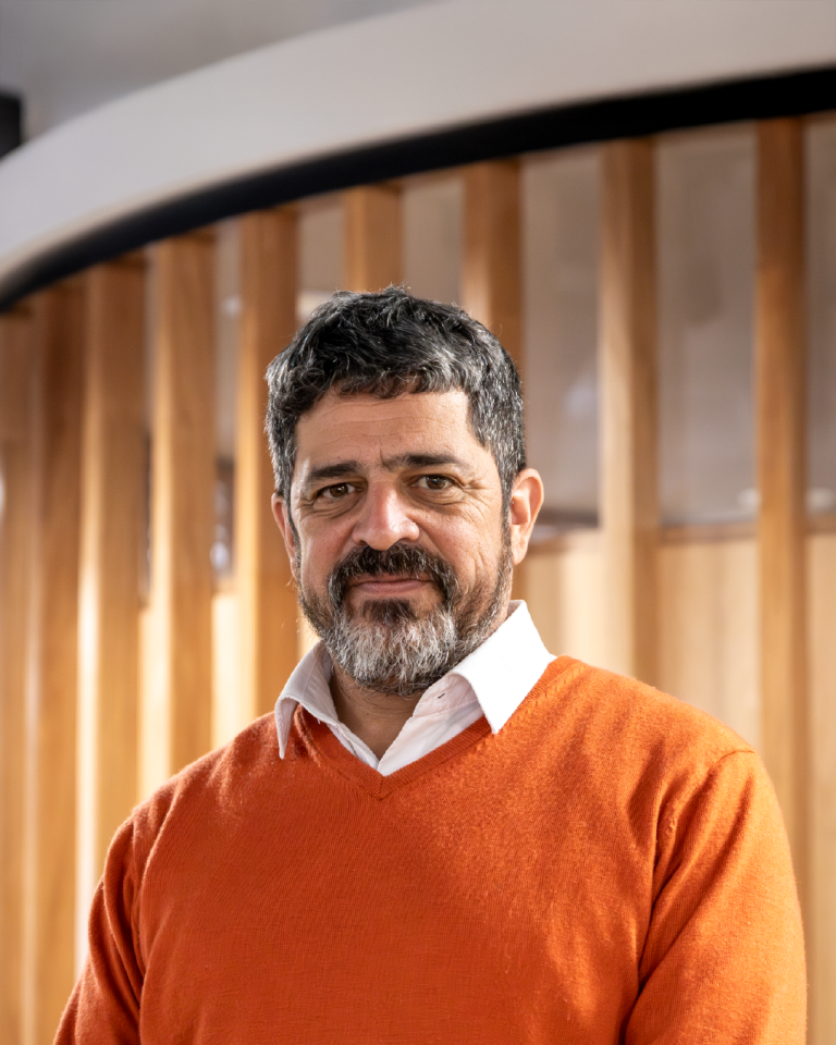 Director de Escuela de Construcción expone en feria latinoamericana de construcción en Sao Paulo