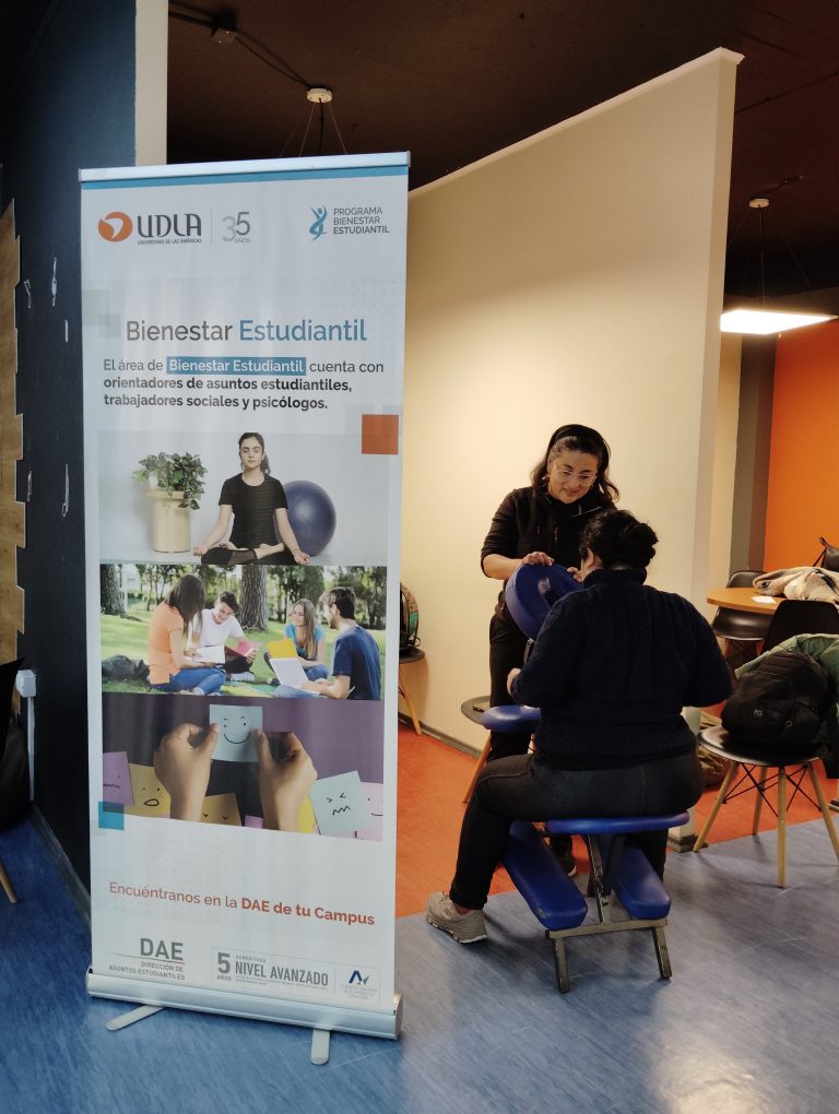 Estudiantes UDLA se preparan para sus evaluaciones de final de semestre con actividades deportivas y de bienestar