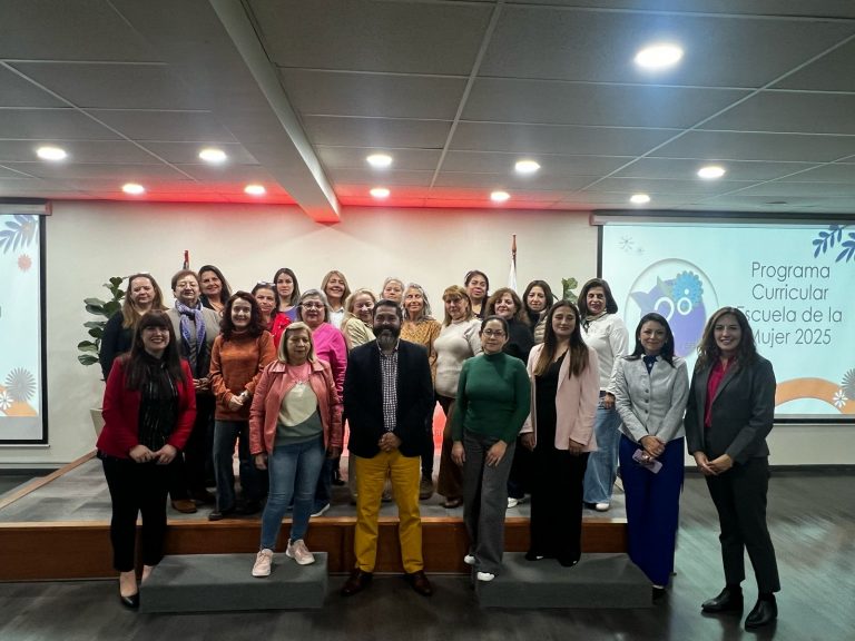 UDLA impulsa segunda versión de Escuela de la Mujer en La Florida