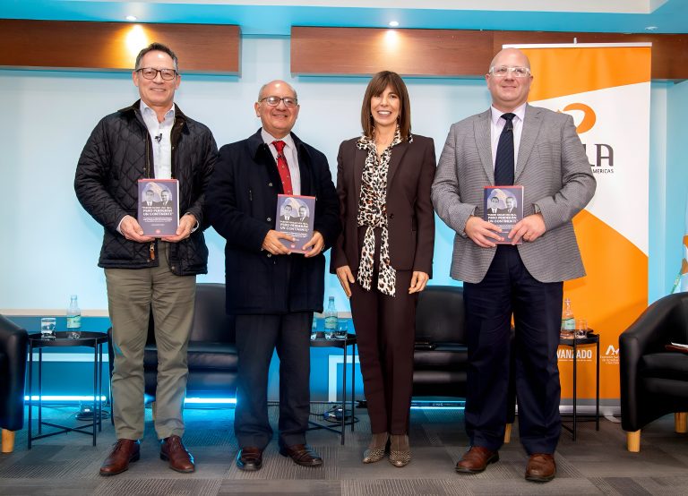 Investigador de UDLA Hugo Harvey presenta libro sobre rol de Chile en la intervención de Estados Unidos en República Dominicana