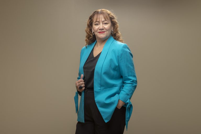 Vicerrectora Paola Espejo es nominada al Premio 100 Mujeres Líderes 2025