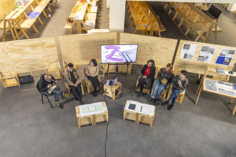 Coloquio “Procesos Editoriales Expandidos”: diseño, fotografía y libros en UDLA