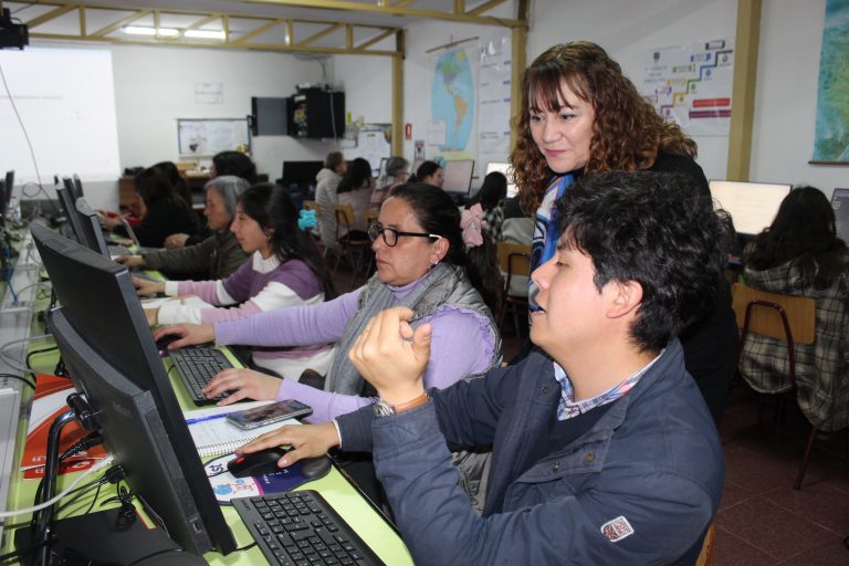 Más de 320 profesores de Quintero, Puchuncaví y Quilpué serán beneficiados con nuevo ciclo del proyecto Aula del Futuro de UDLA