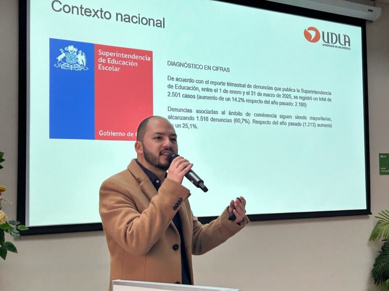 Estudiantes de Psicología de Sede Concepción participan en jornada de capacitación para profesionales del DAEM Talcahuano