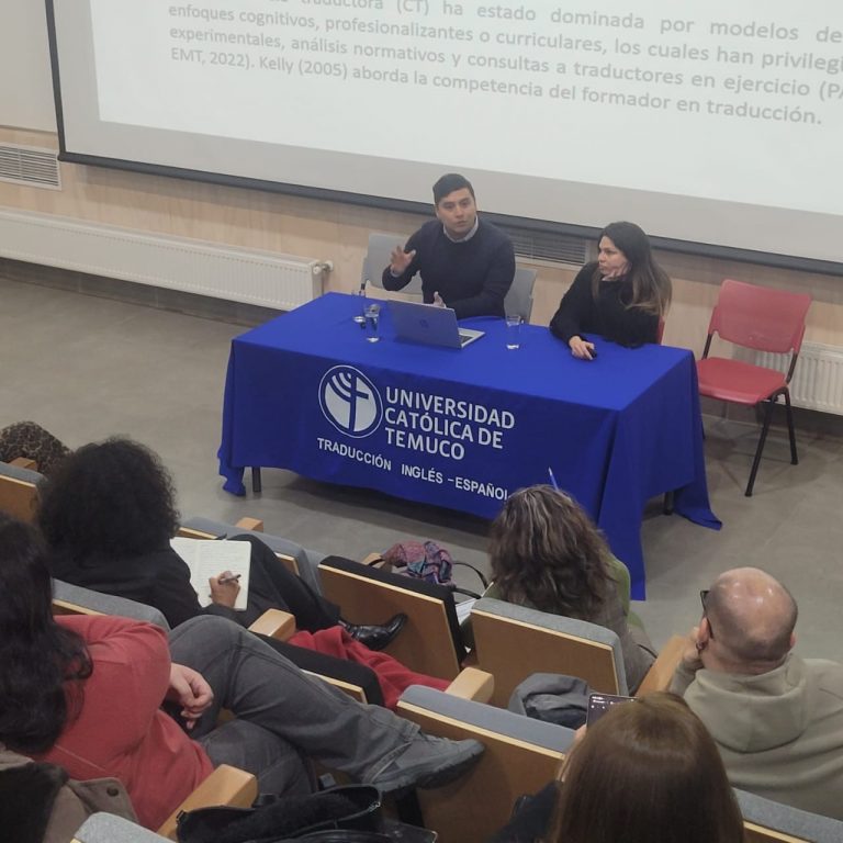 Carrera de Traducción e Interpretación en Inglés de UDLA destaca en FORTICH 2025 con investigación sobre competencia traductora